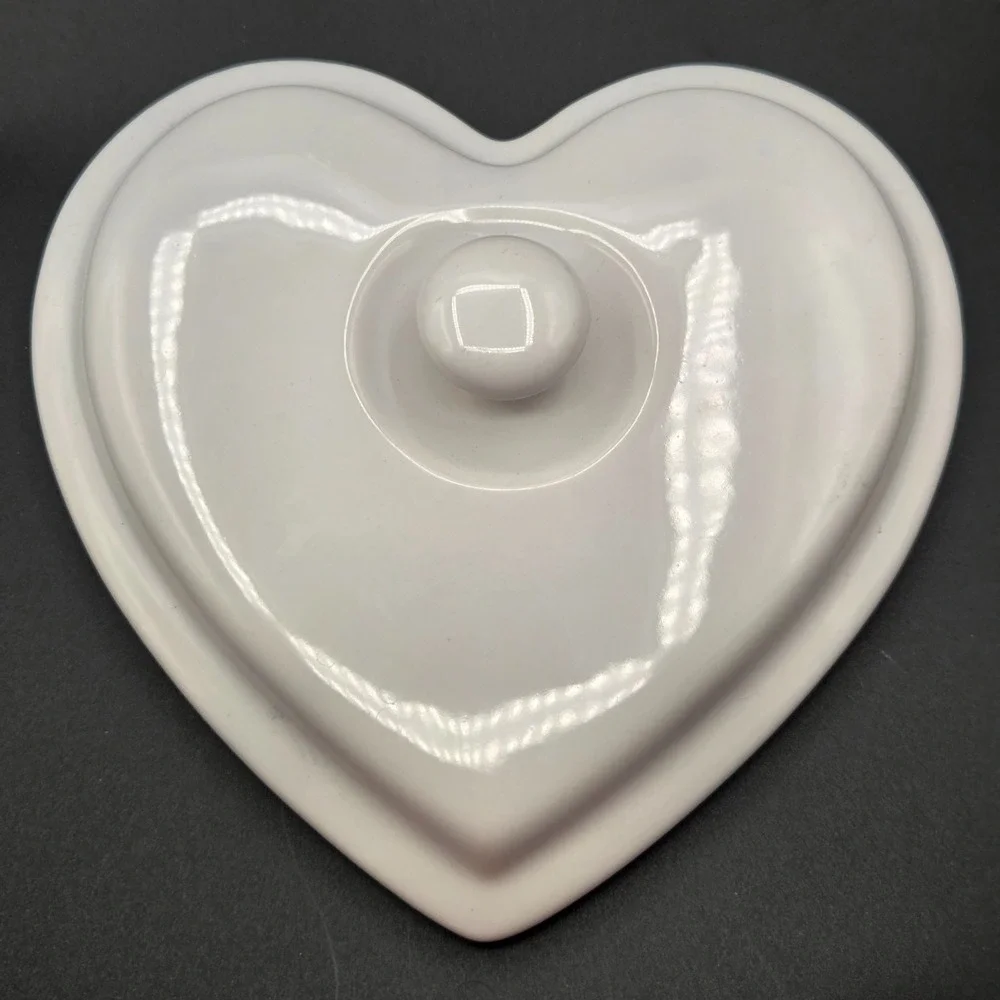 Chantal White Heart Shaped Covered Casserole‎ Baking Dish 1 Quart